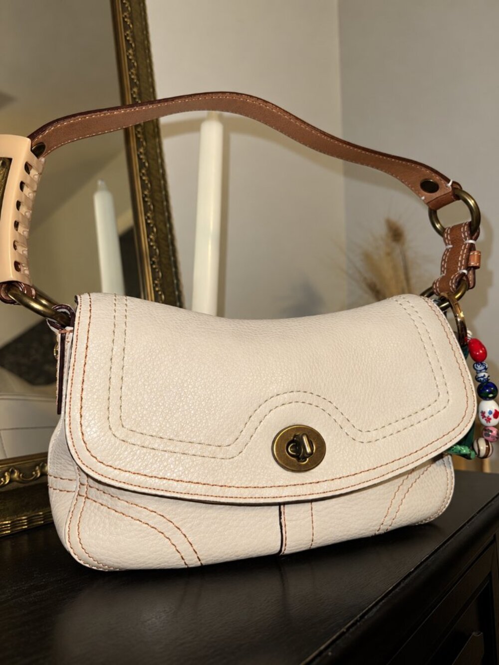 Vintage Coach Chelsea Turnlock Leather Shoulder Bag Cream 10951